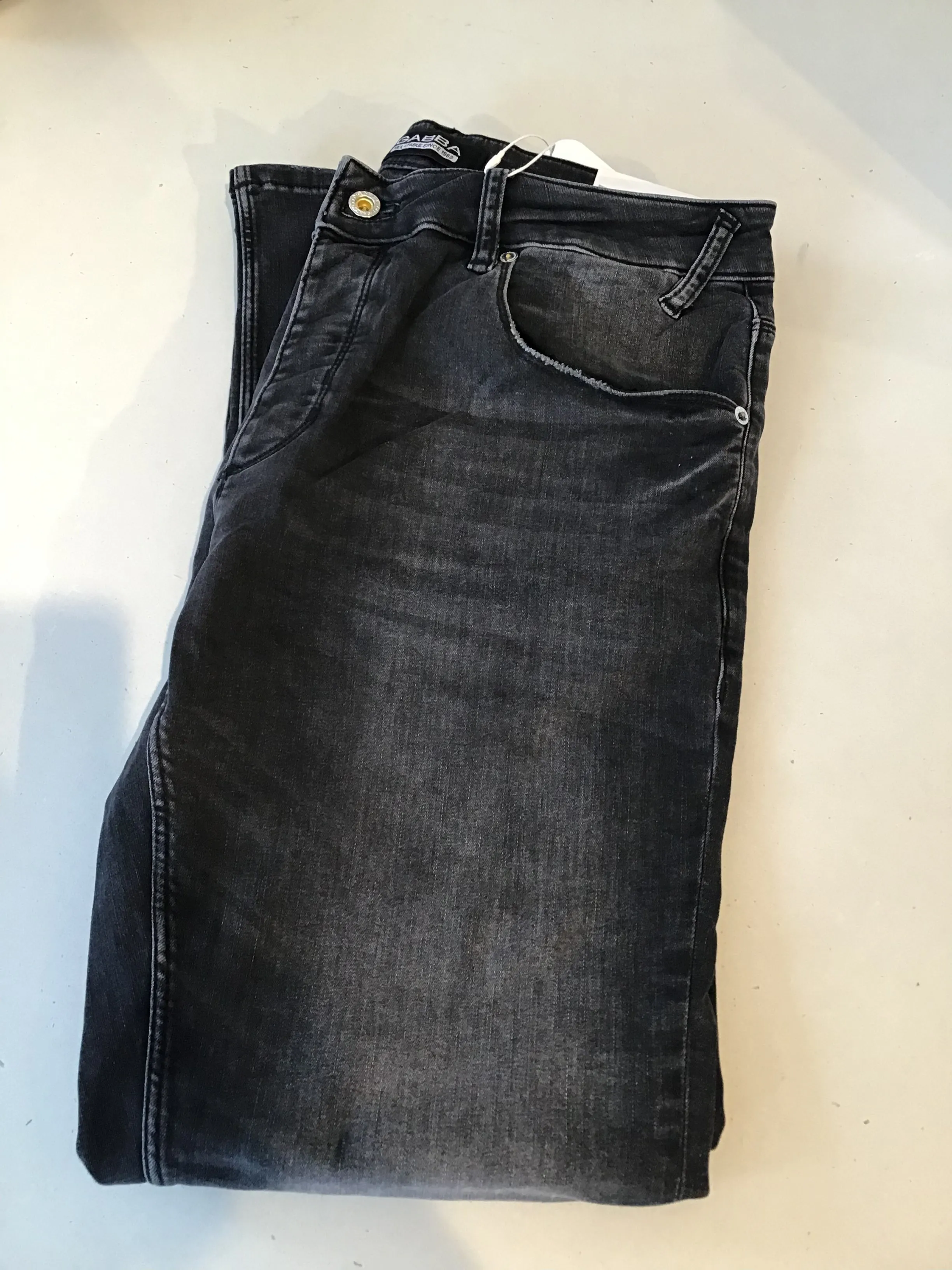 GABBA Rey Almost Black Jean