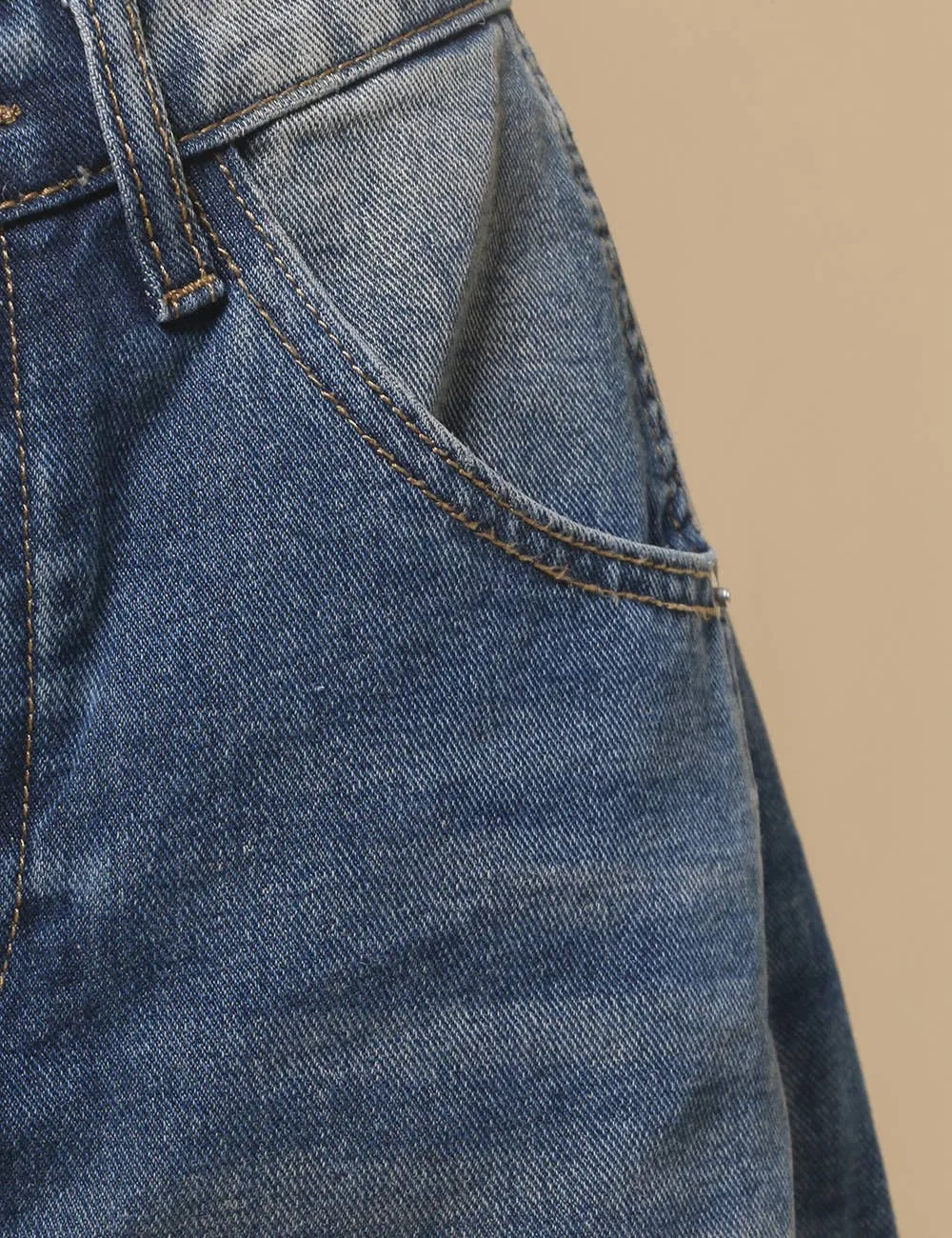 Mid Rise Barrel Jeans