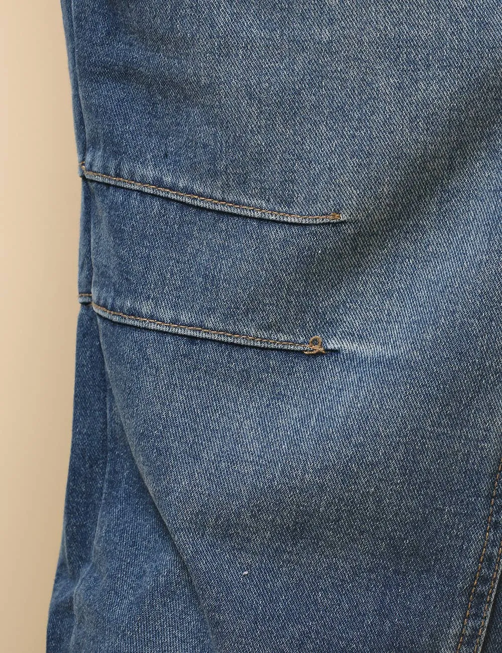 Mid Rise Barrel Jeans
