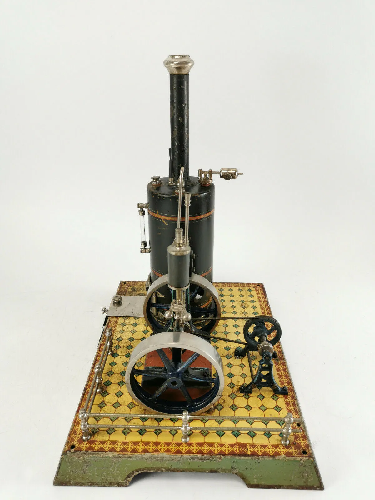 Märklin rare steam engine on tile floor around 1903 32x25x35 cm | 5.499€