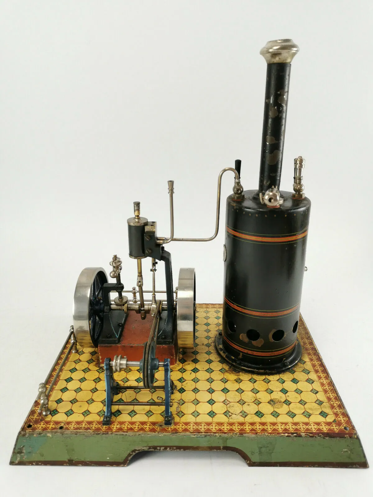 Märklin rare steam engine on tile floor around 1903 32x25x35 cm | 5.499€