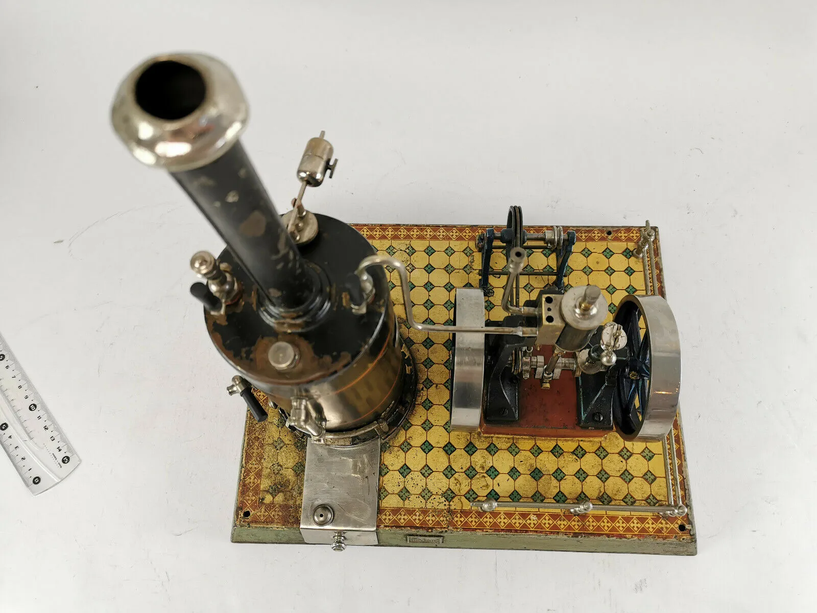 Märklin rare steam engine on tile floor around 1903 32x25x35 cm | 5.499€