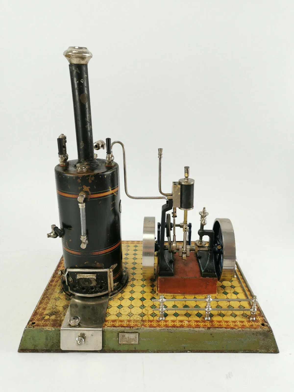 Märklin rare steam engine on tile floor around 1903 32x25x35 cm | 5.499€