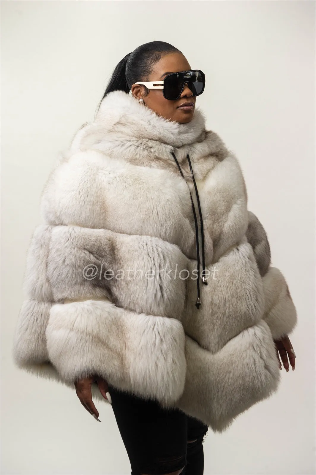 Women's Fox Fur Poncho [Natural White]